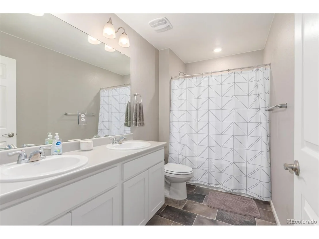 Photo of 5339 Cedar St