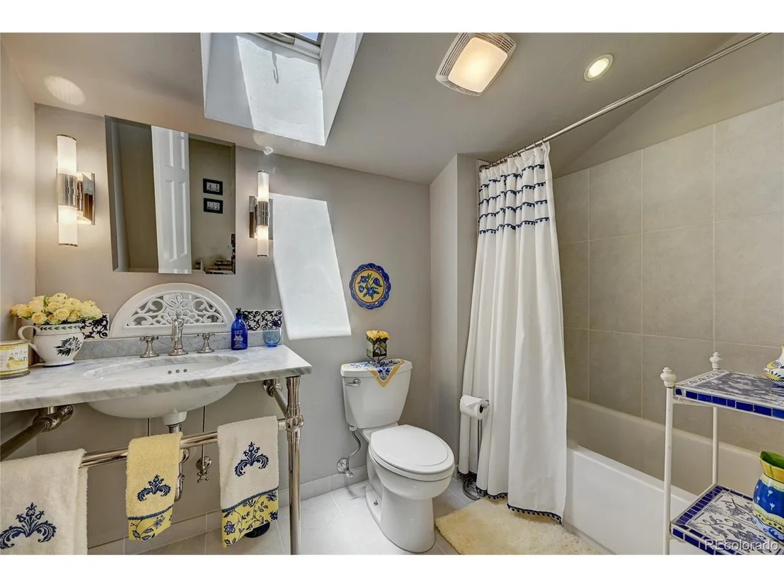 Photo of 5849 High Dr