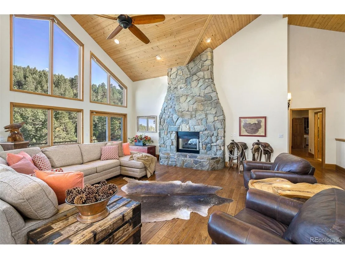 Photo of 180 Enchanted Rd