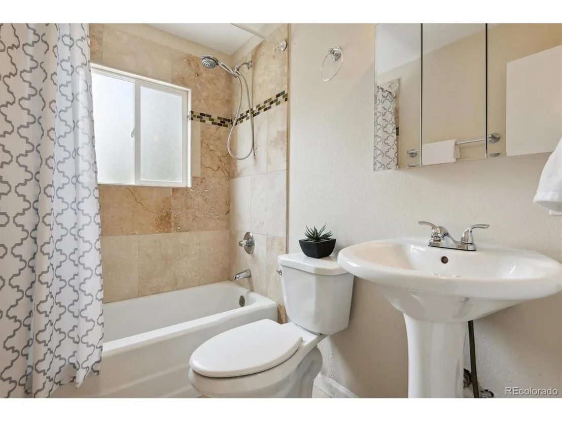 Photo of 1160 Wabash St