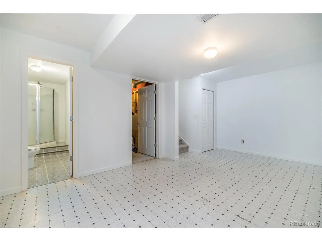Photo of 450 Frontier Ln