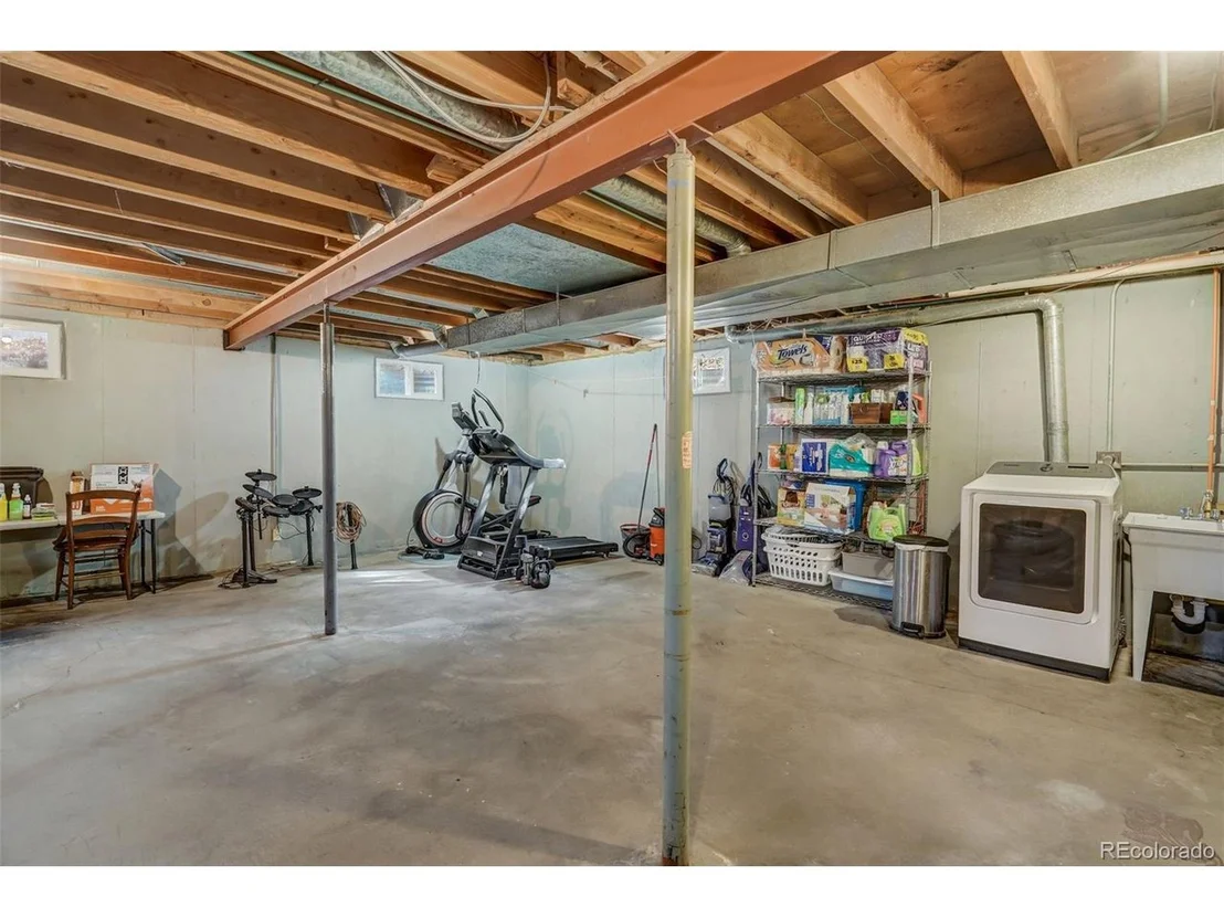 Photo of 7 Belaire Dr