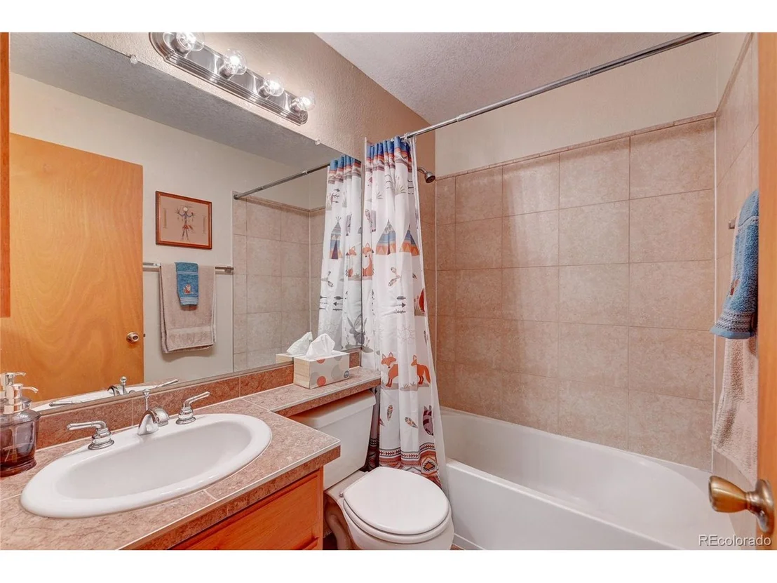 Photo of Unit E at 8774 Allison Dr