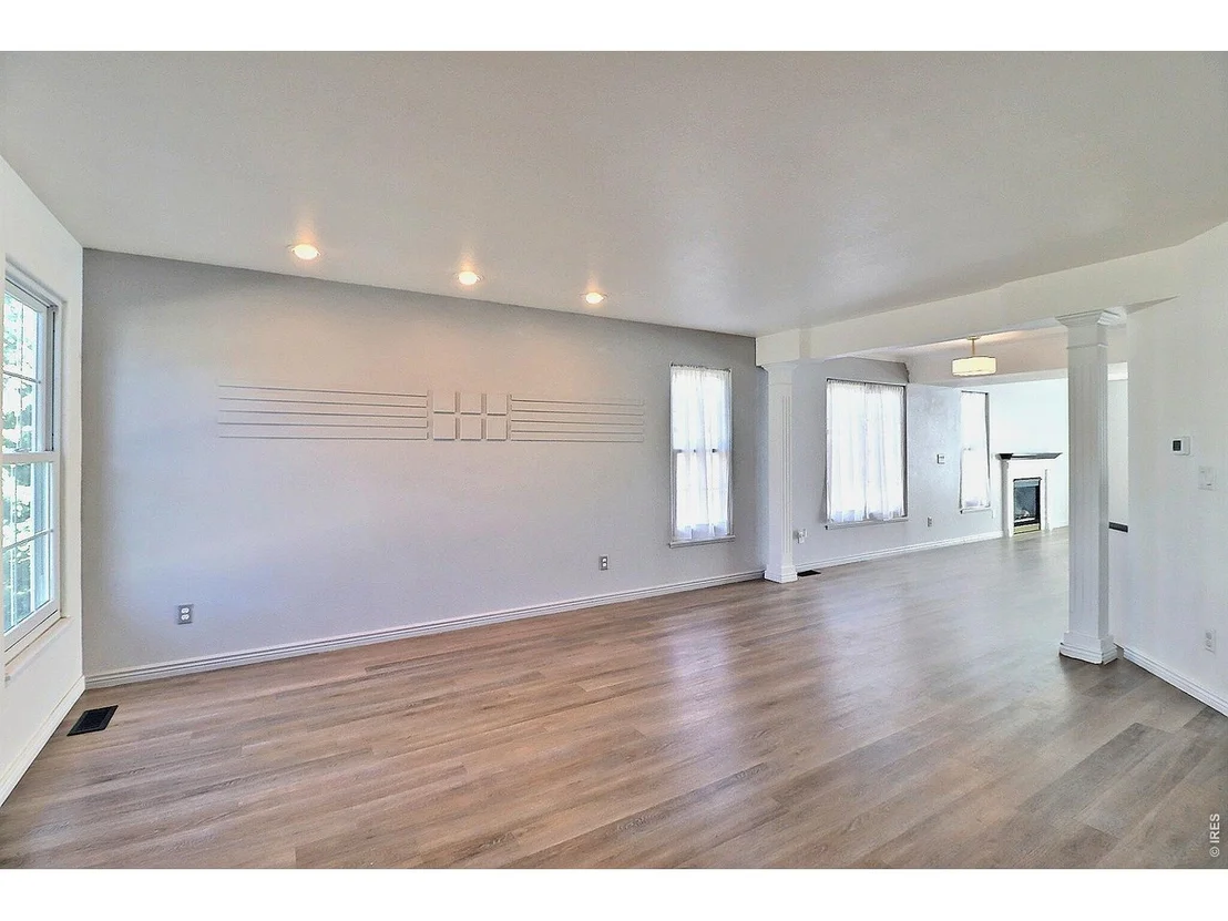 Photo of 324 53rd Ave