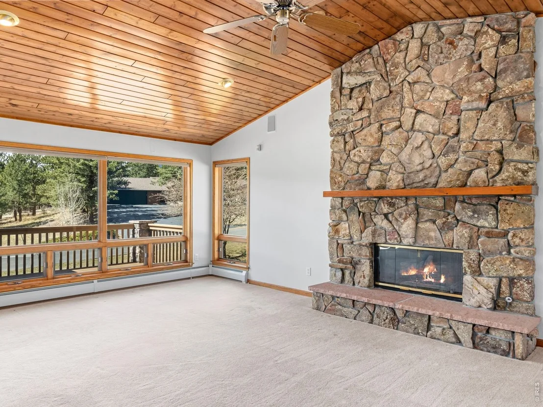 Photo of 650 Summit Dr