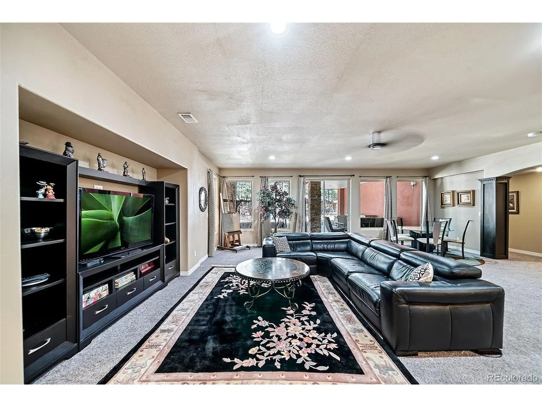 Photo of 1399 Gore Cir