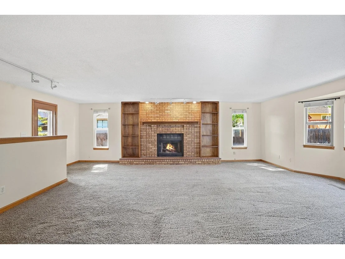 Photo of 1689 Geneva Cir