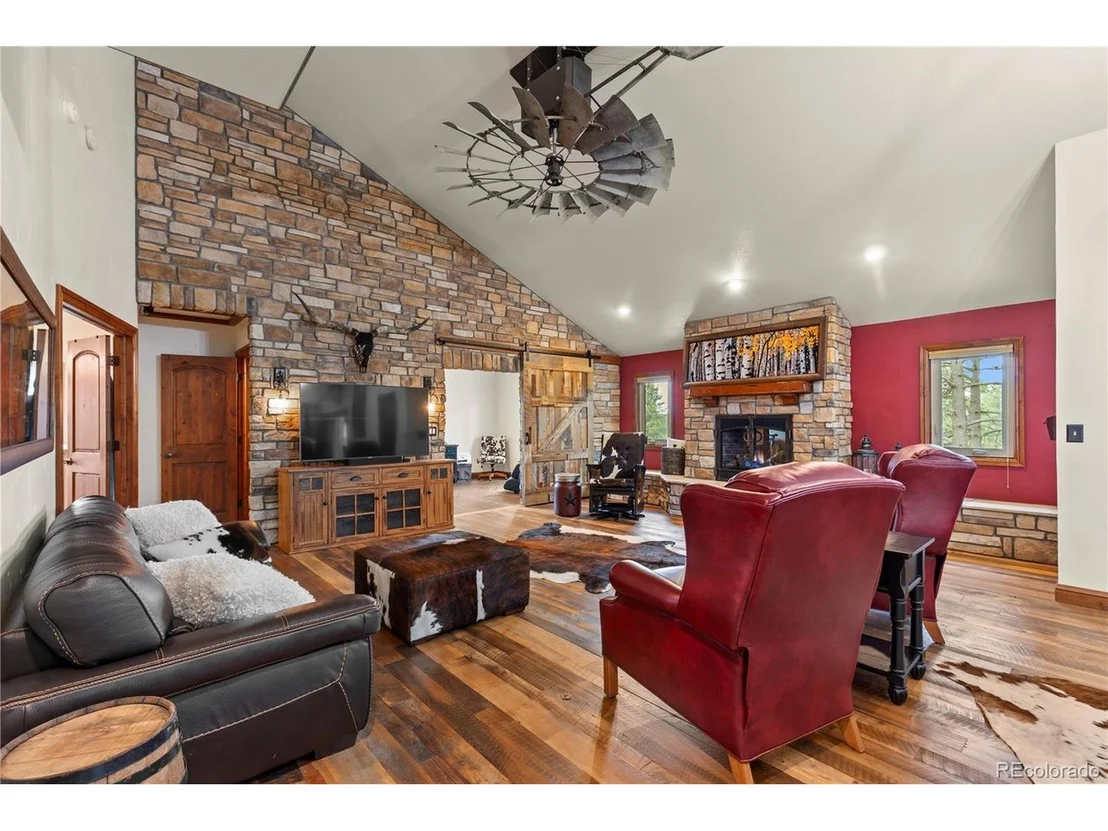 Photo of 10247 Pine Valley Dr