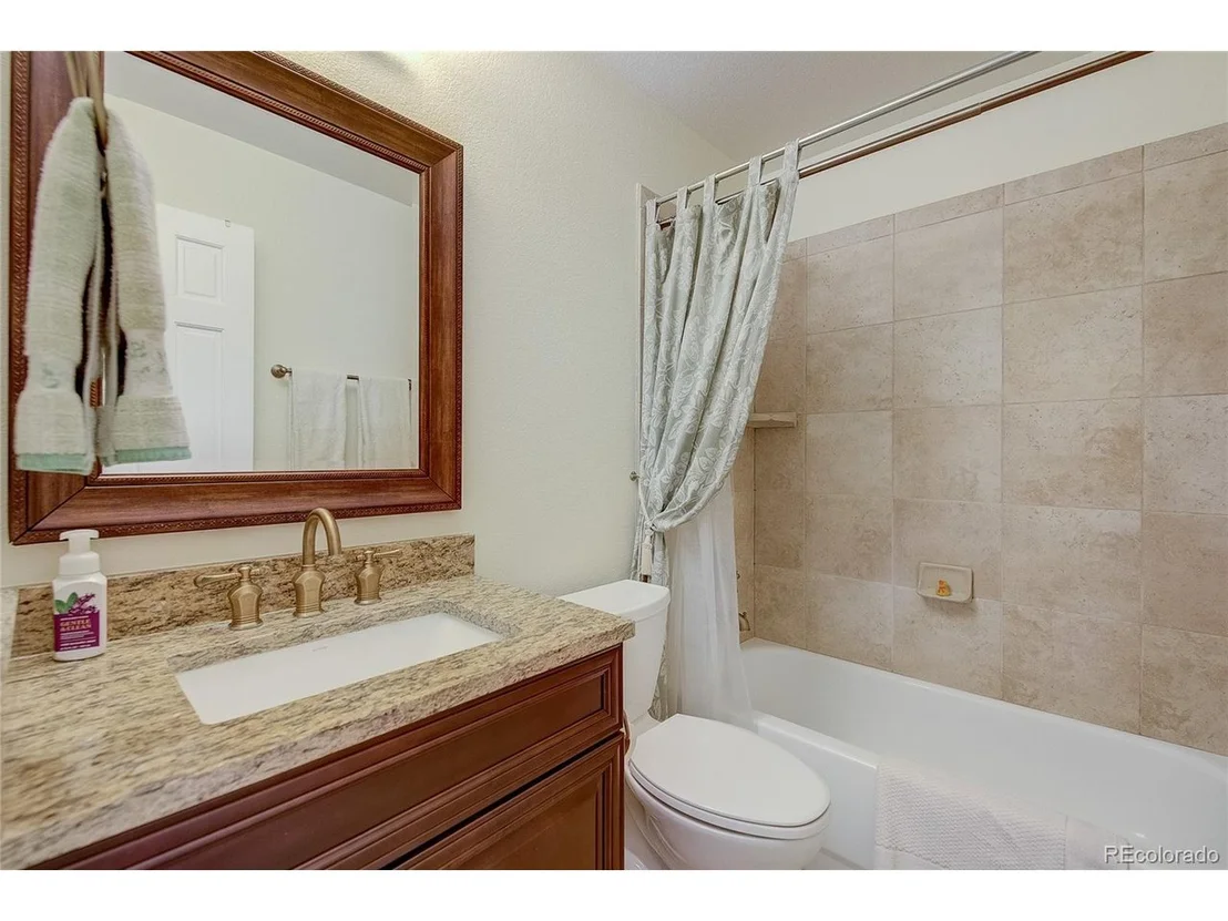 Photo of 10085 Glenstone Cir