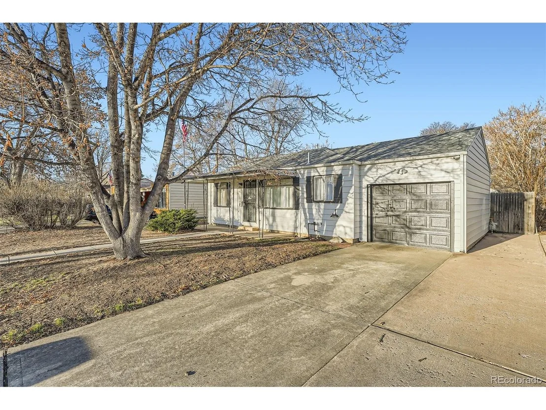 Photo of 1975 S Hooker Cir