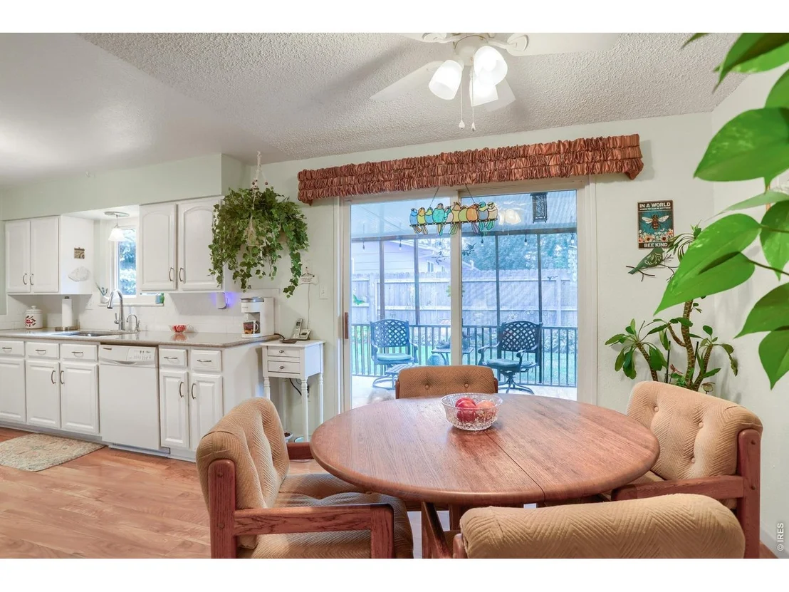 Photo of 409 E Saint Clair Ave