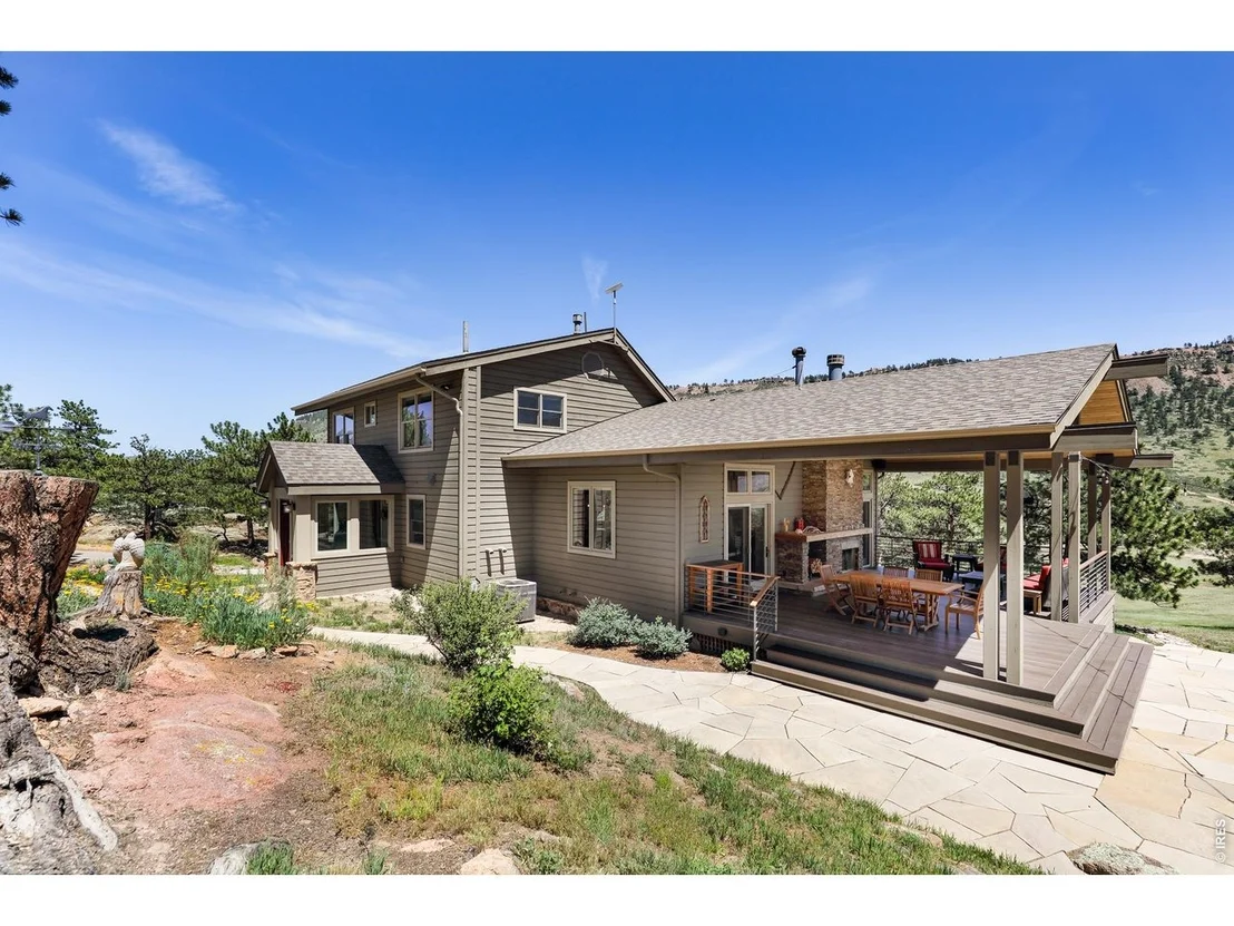 Photo of 300 Colard Ln