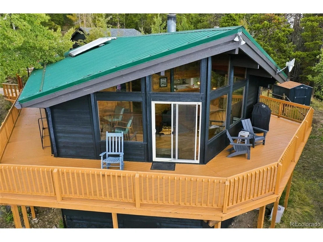 Photo of 889 Lodgepole Dr