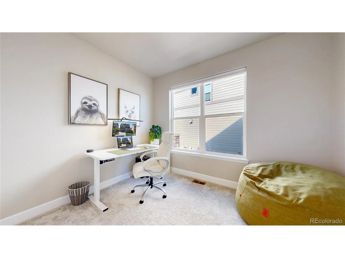 Photo of 416 Hyde Park Cir