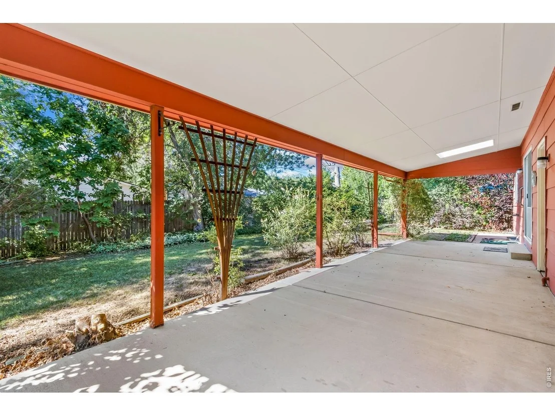 Photo of 2901 Greentree Cir