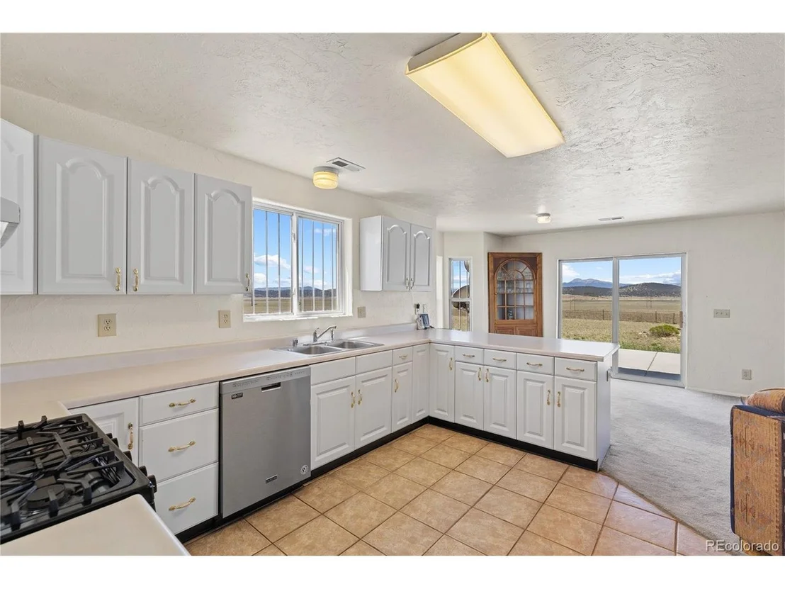 Photo of 1421 Larimer Rd