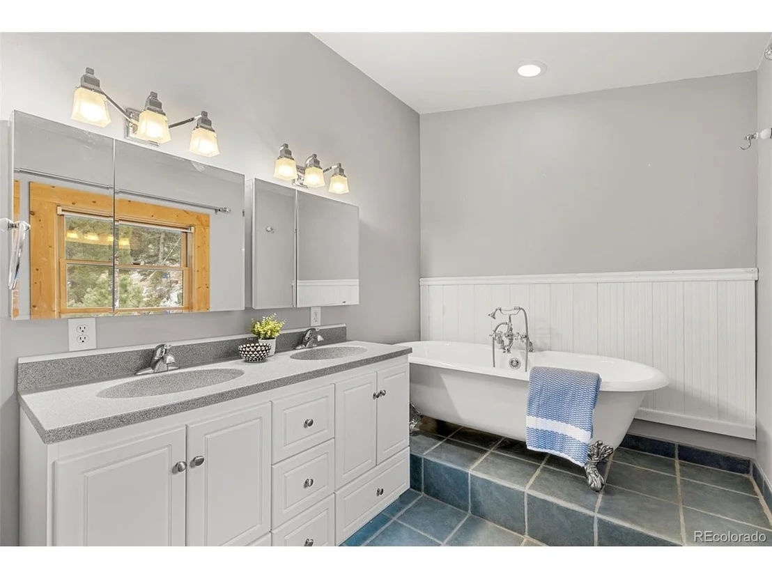 Photo of 33755 Columbine Cir