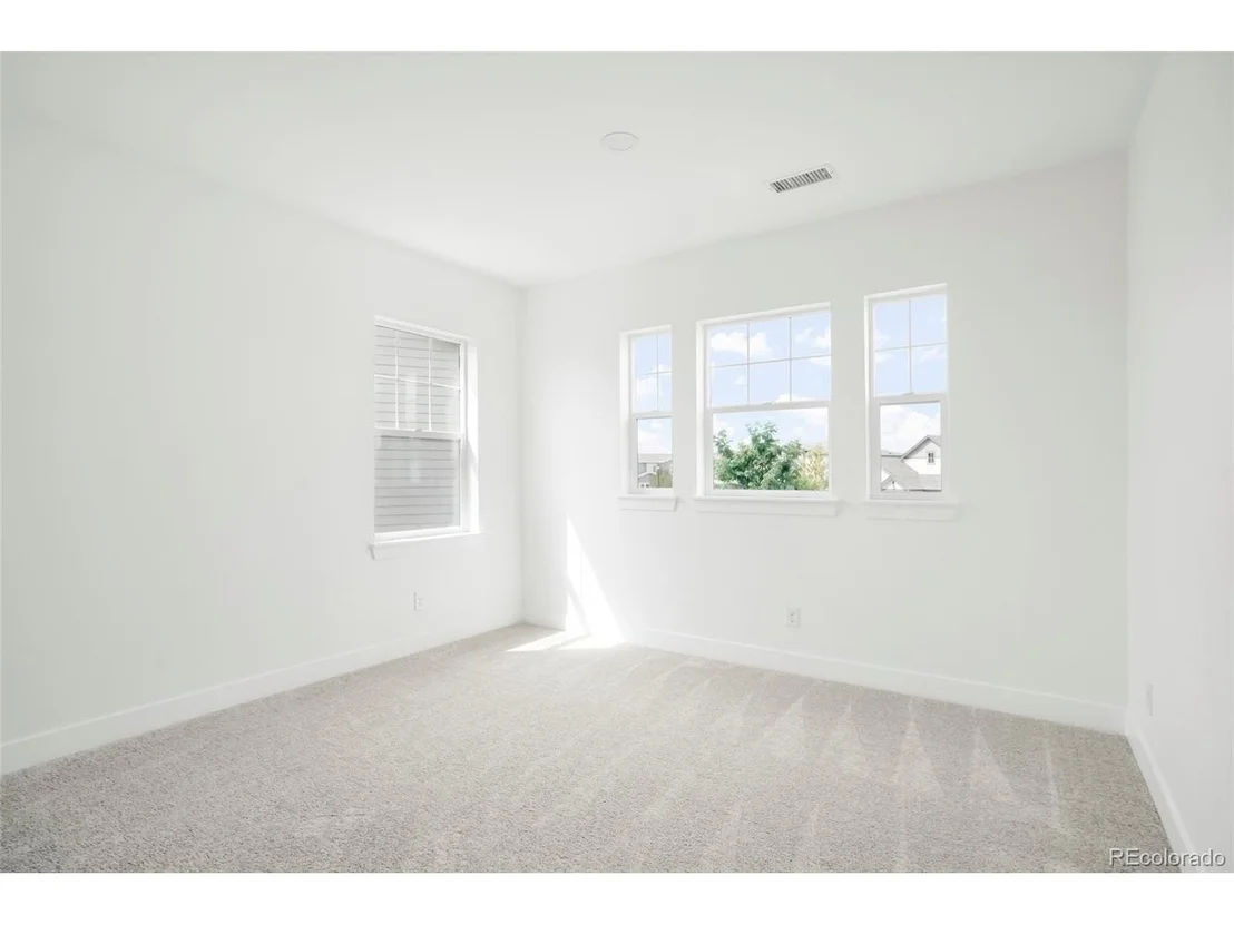 Photo of 13342 Newport Cir