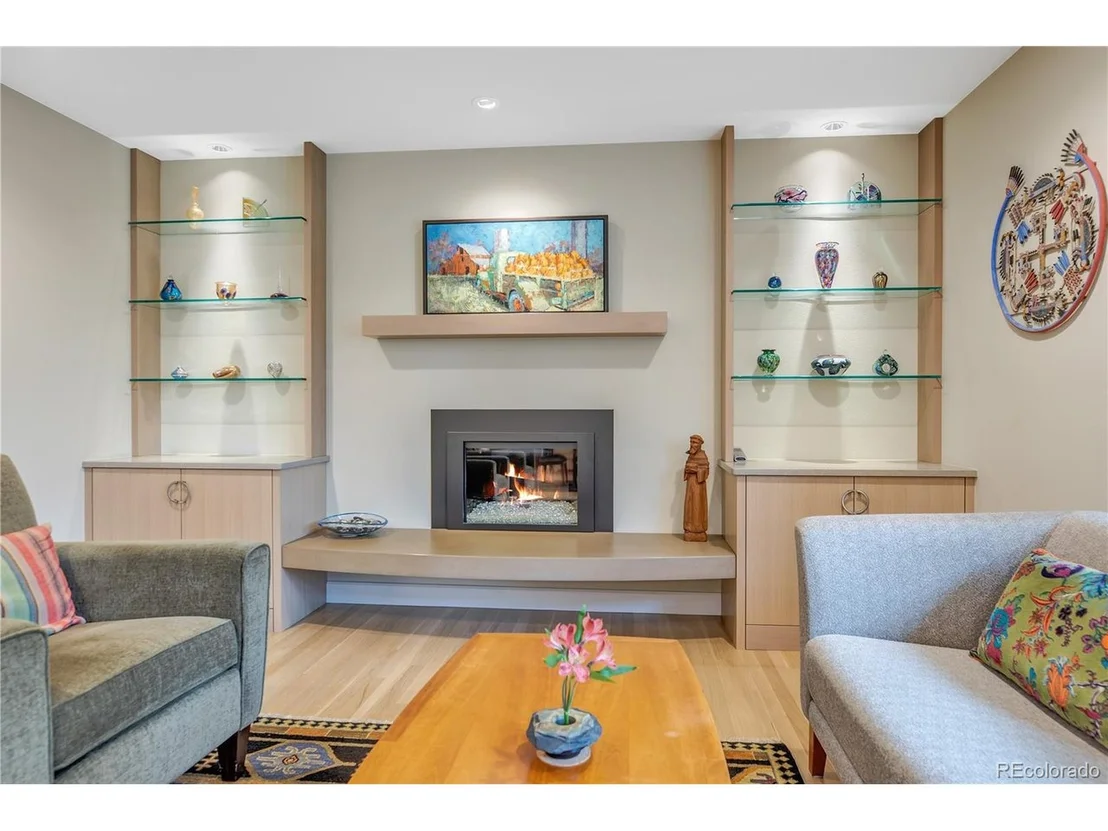 Photo of 6647 Apache Ct