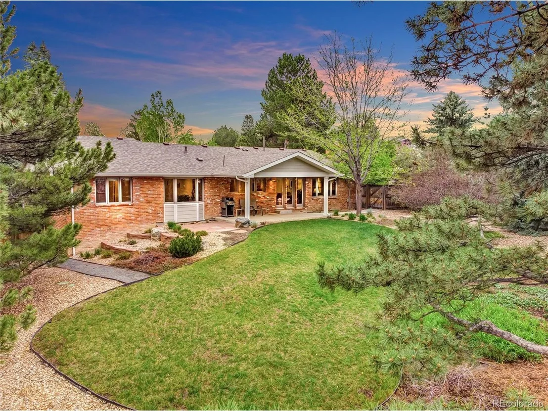 Photo of 6647 Apache Ct
