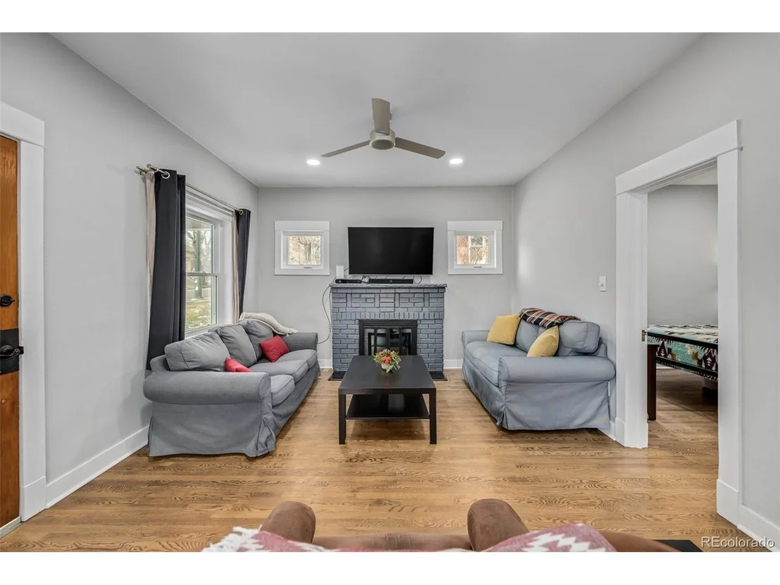 Photo of 4144 Grove St