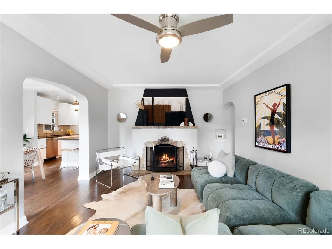 Photo of 2383 Jasmine St