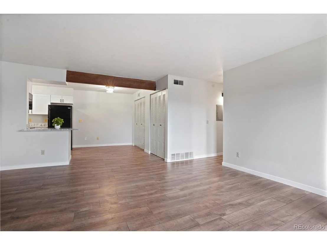 Photo of Unit 204 at 341 Wright St