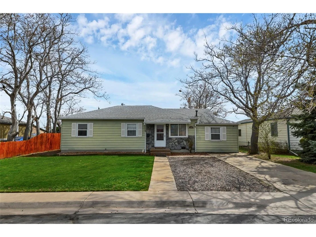 Photo of 2180 Hoyt Dr