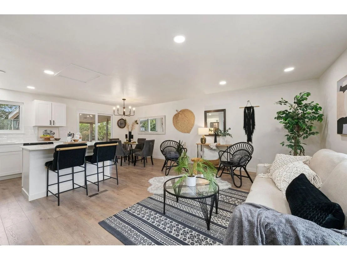Photo of 2433 Sunset Dr