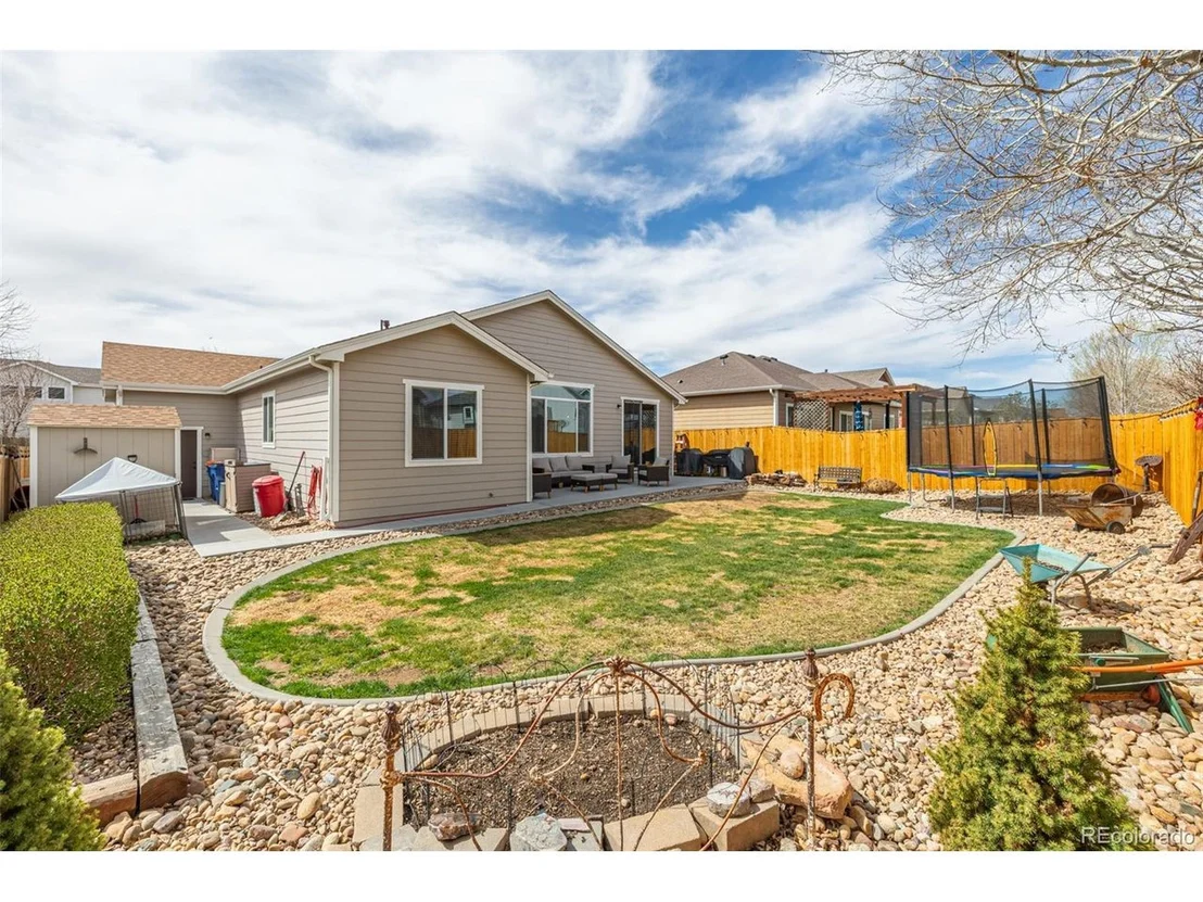 Photo of 215 Dee Rd