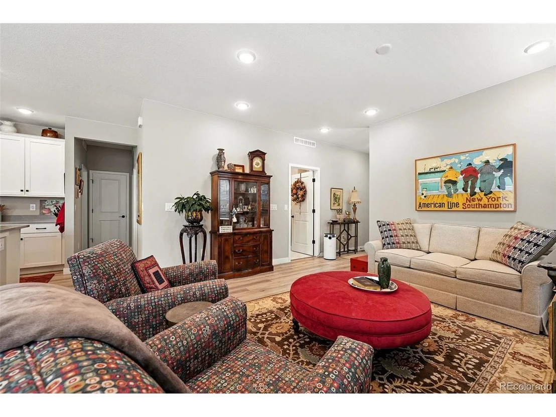 Photo of 5417 Riverbend Ave