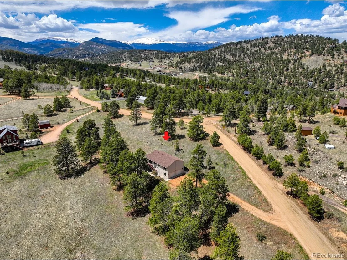 Photo of 924 Bluebird Dr