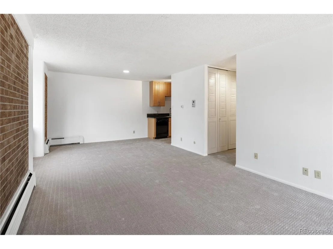Photo of Unit 201 at 850 20th St