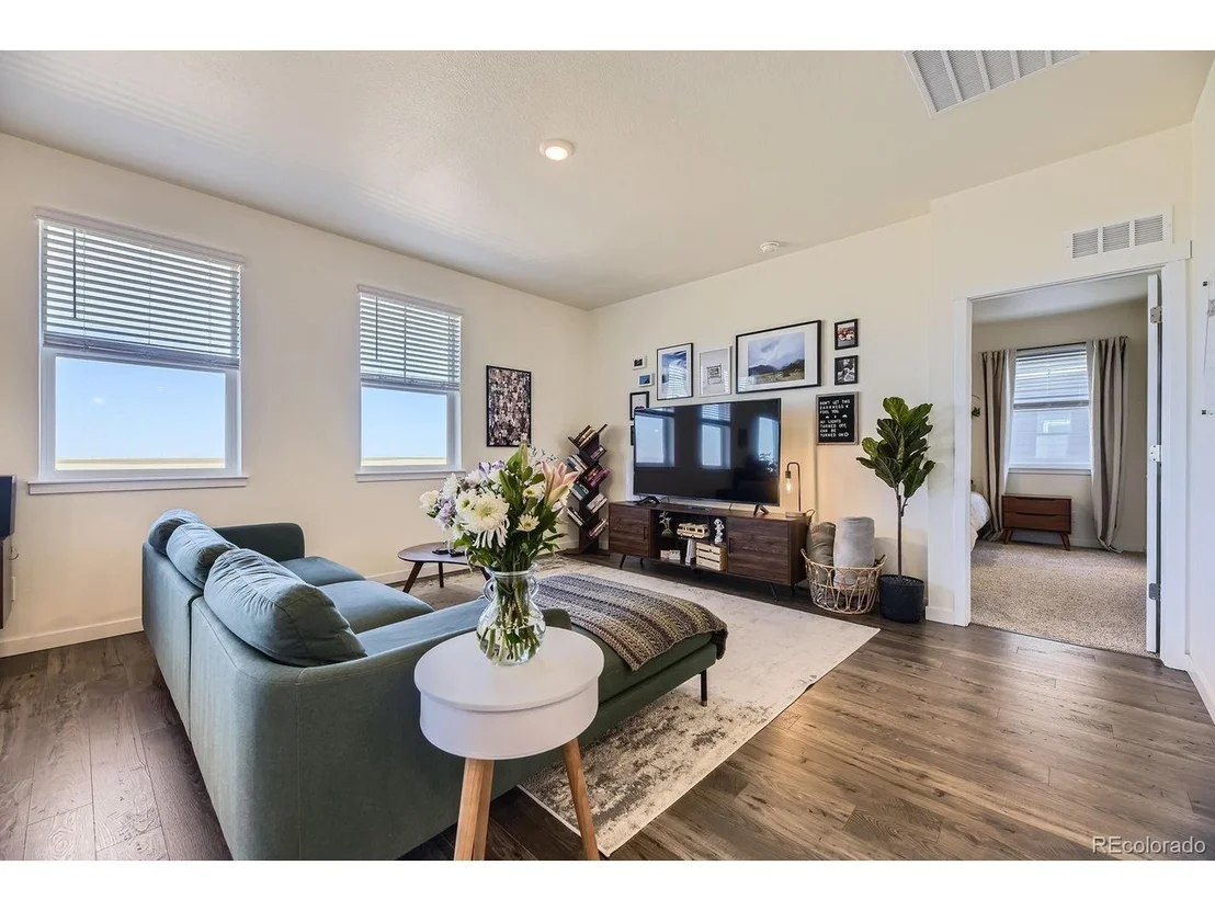 Photo of 45871 Orchid Ave