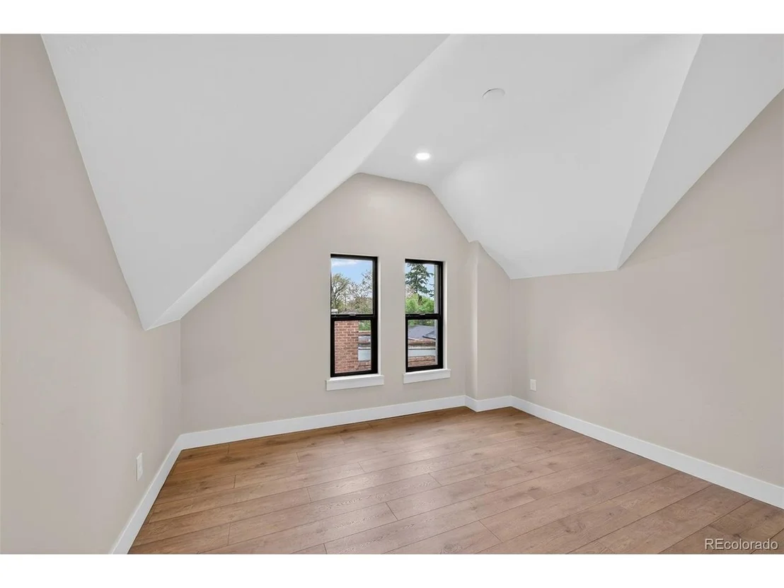 Photo of 1120 Monroe St