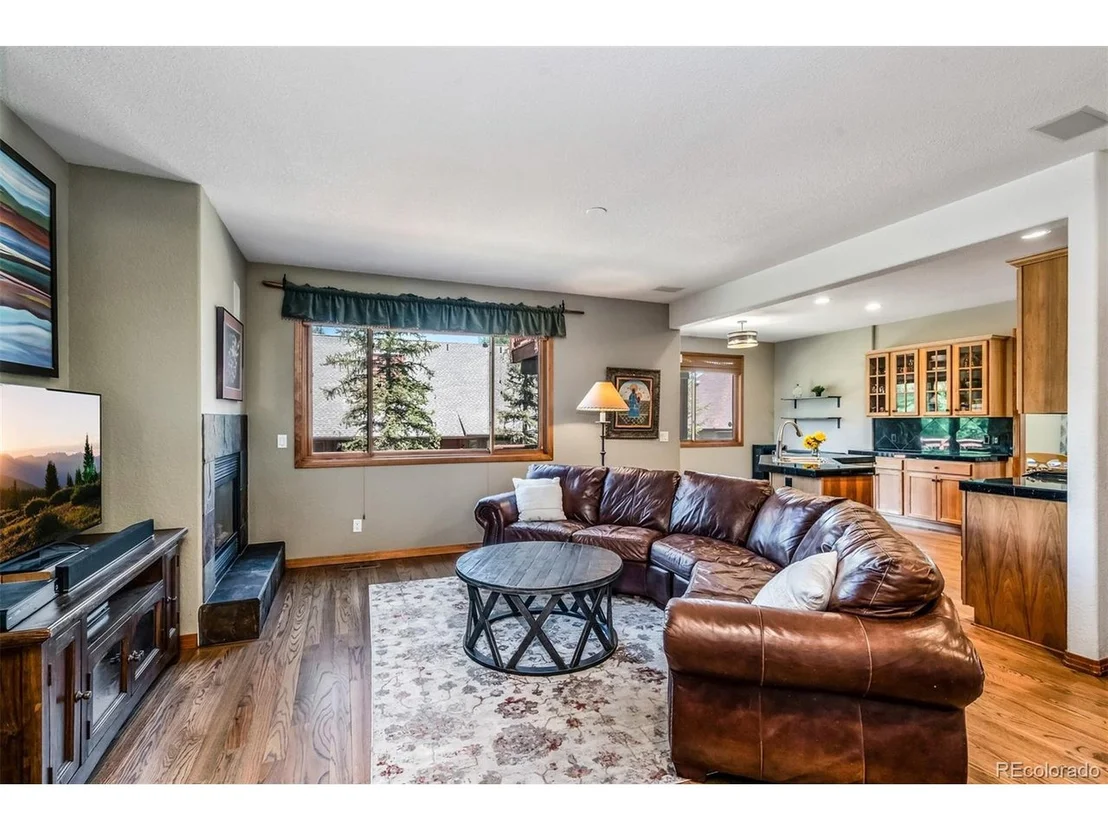 Photo of 1528 Legend Lake Cir