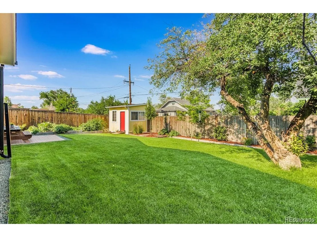 Photo of 5350 Iris St