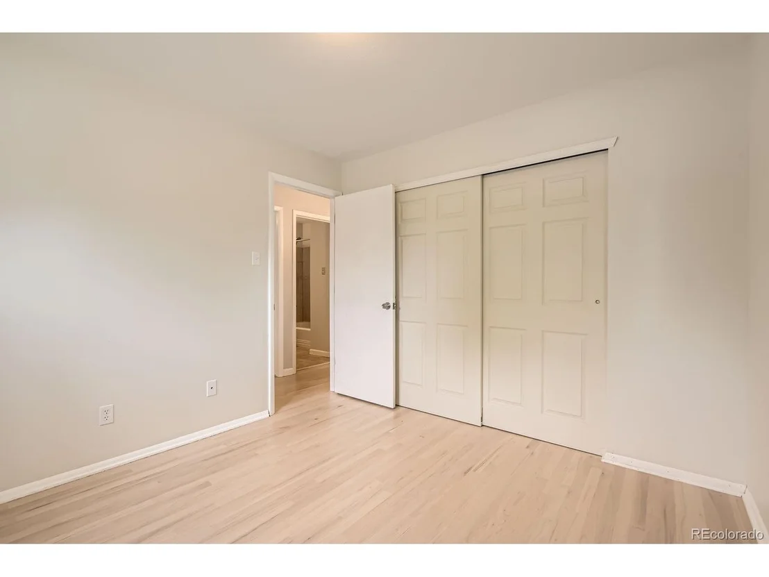 Photo of 5150 W Colgate Pl
