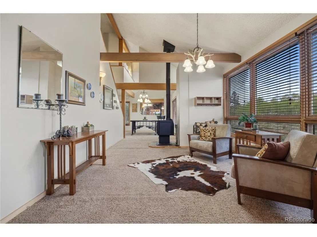 Photo of 275 Vulture Ln