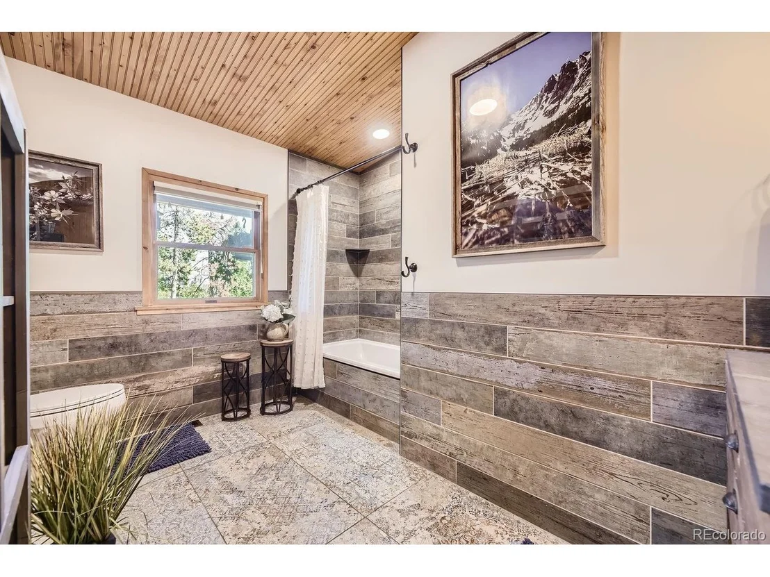 Photo of 10097 Sprucedale Dr