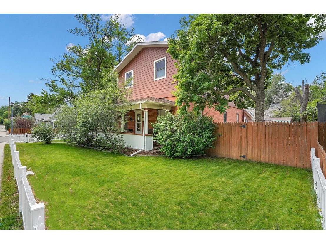 Photo of 1401 3rd Ave