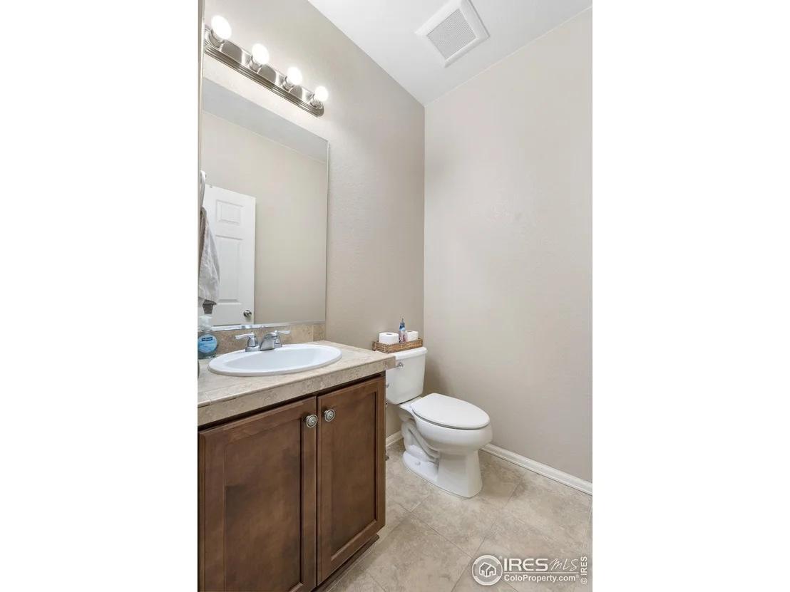 Photo of 5865 Quarry St