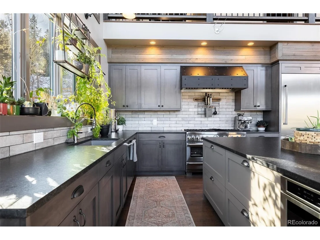 Photo of 275 Alpine Dr