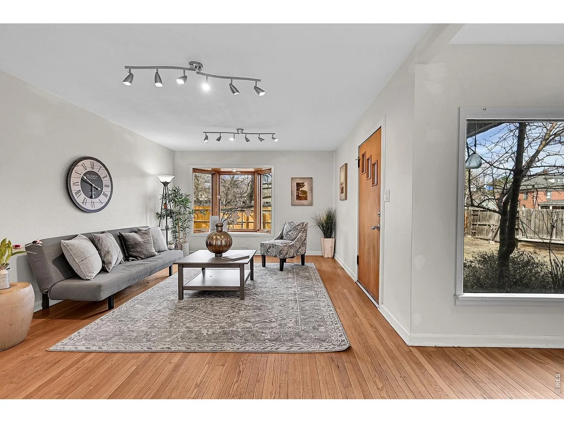 Photo of 1850 Iris Ave