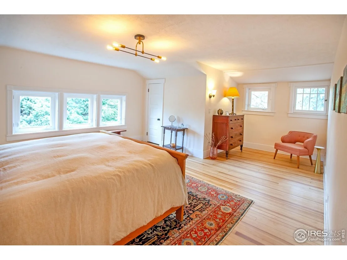 Photo of 1114 5th Ave