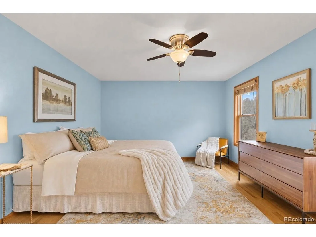 Photo of 745 N Pine Dr