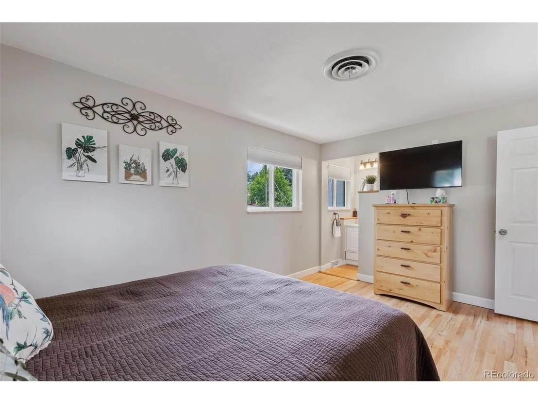Photo of 1202 W 100th Pl