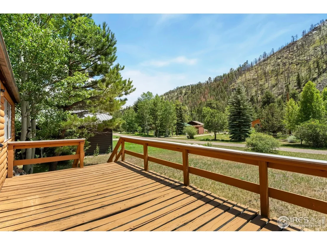 Photo of 277 Riverside Dr