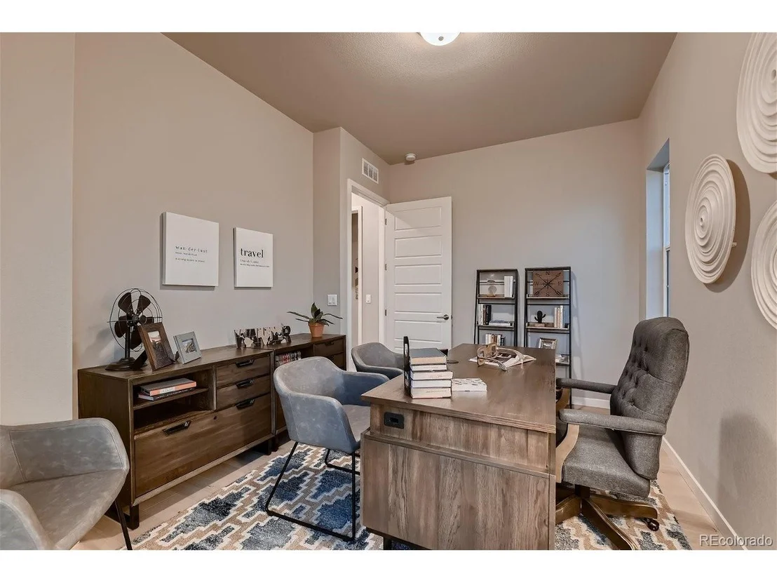 Photo of 895 Quarry Cir