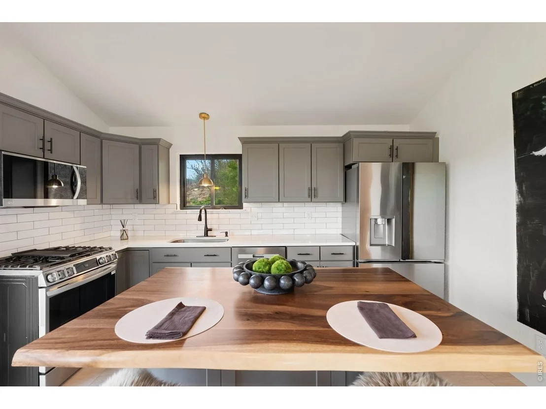 Photo of 926 4th Ave